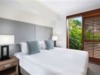 Mantra Aqueous on Port - 2 Bedroom Dual Key Swim-Out Apartment Bedroom